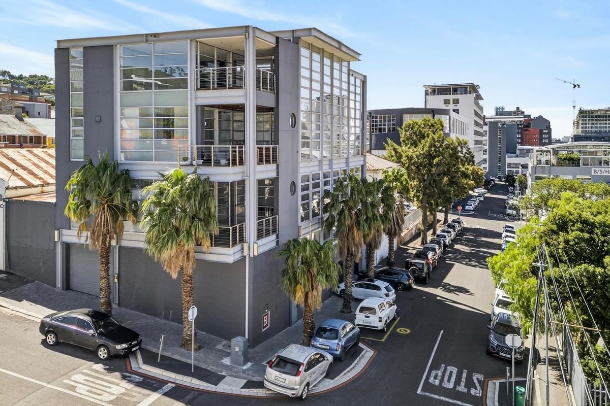 Exceptional Apartment in the Heart of Cape Town City Centre - Photo 2