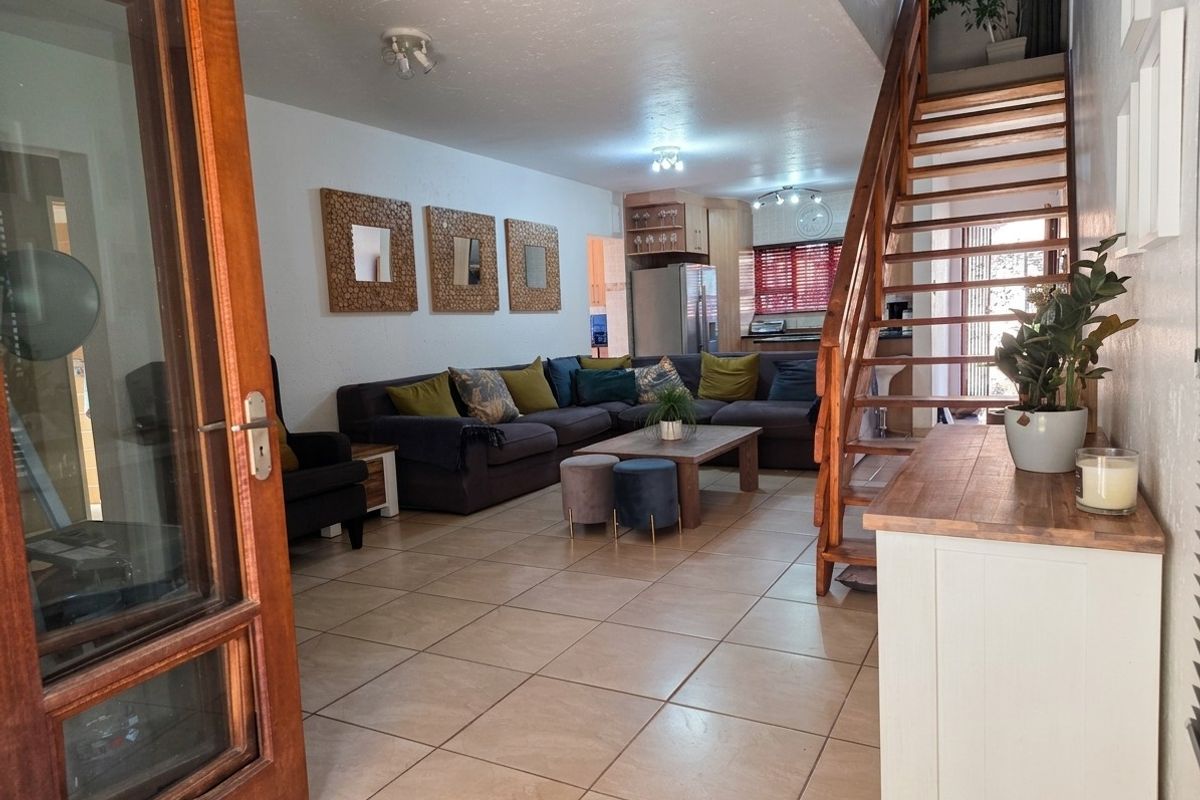 Cluster in Security Estate - 3 Bedroom / 2 Bathroom - Photo 5