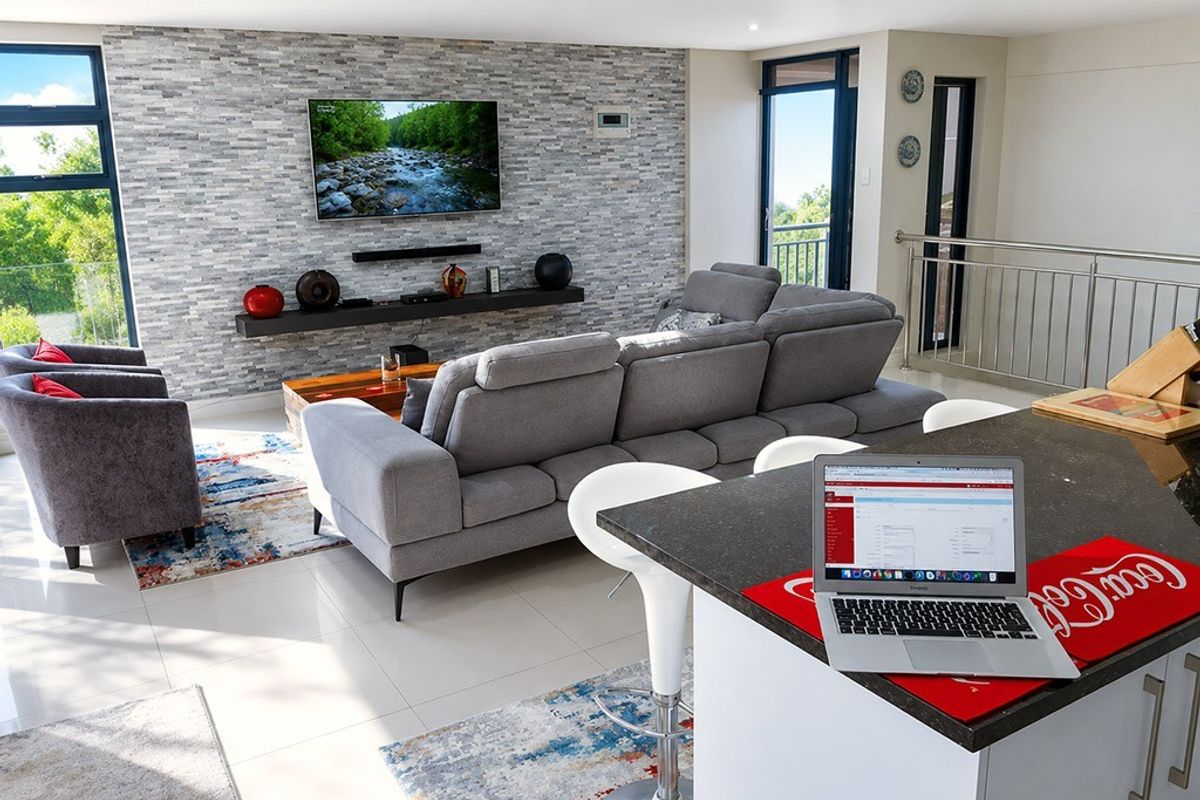 Available 1st July 2026!!!! FURNISHED 2 Beds 2 Baths - Stunning Seaviews!! - Photo 4