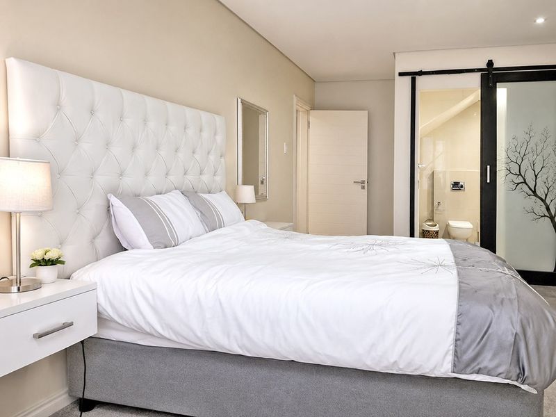Available 1st July 2026!!!! FURNISHED 2 Beds 2 Baths - Stunning Seaviews!! - Photo 8