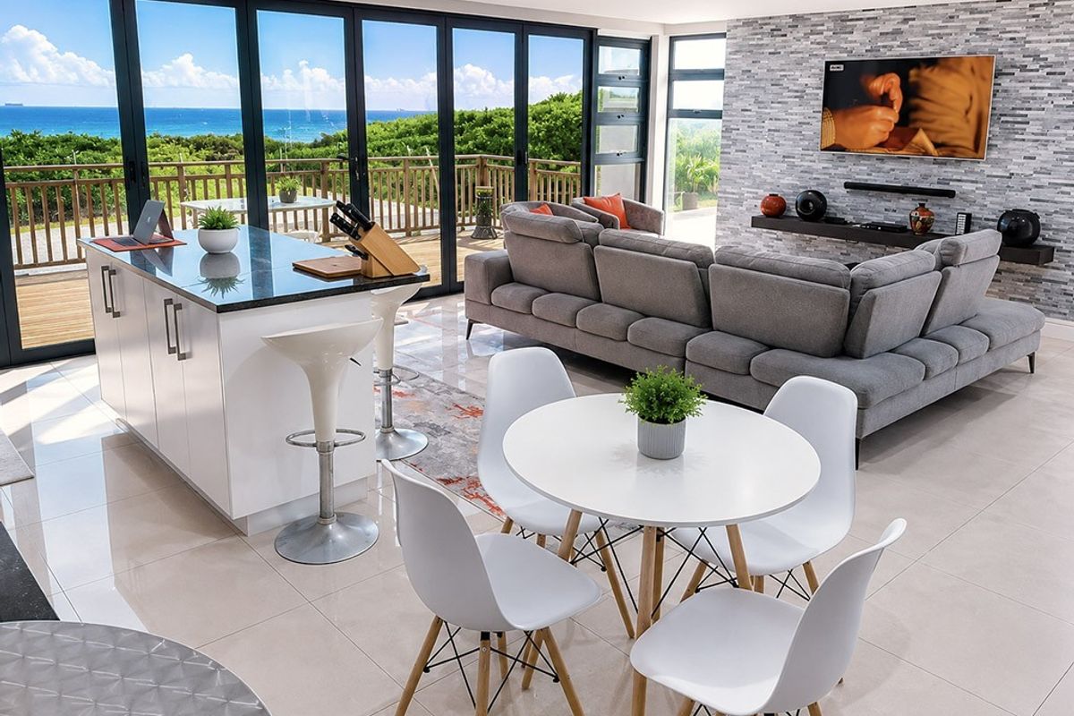 Available 1st July 2026!!!! FURNISHED 2 Beds 2 Baths - Stunning Seaviews!! - Photo 3