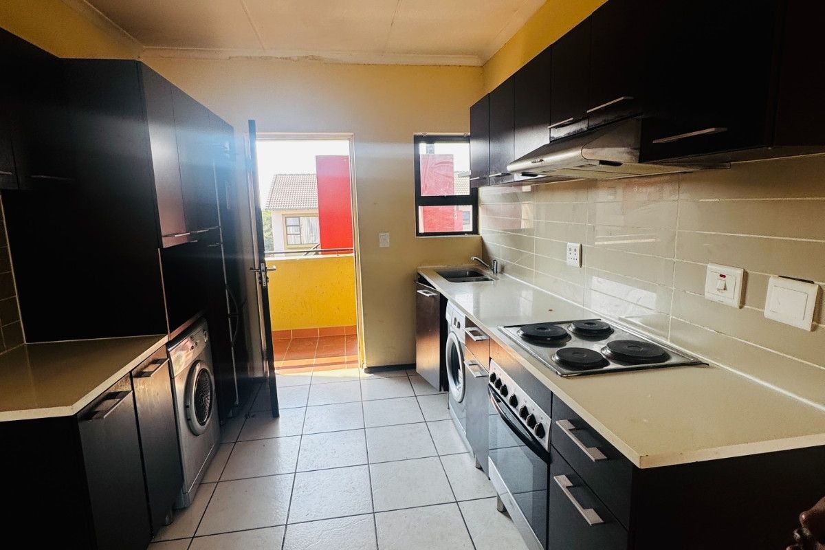 2 Bedroom,1 Bathroom apartment to rent in Noordwyk - Photo 2