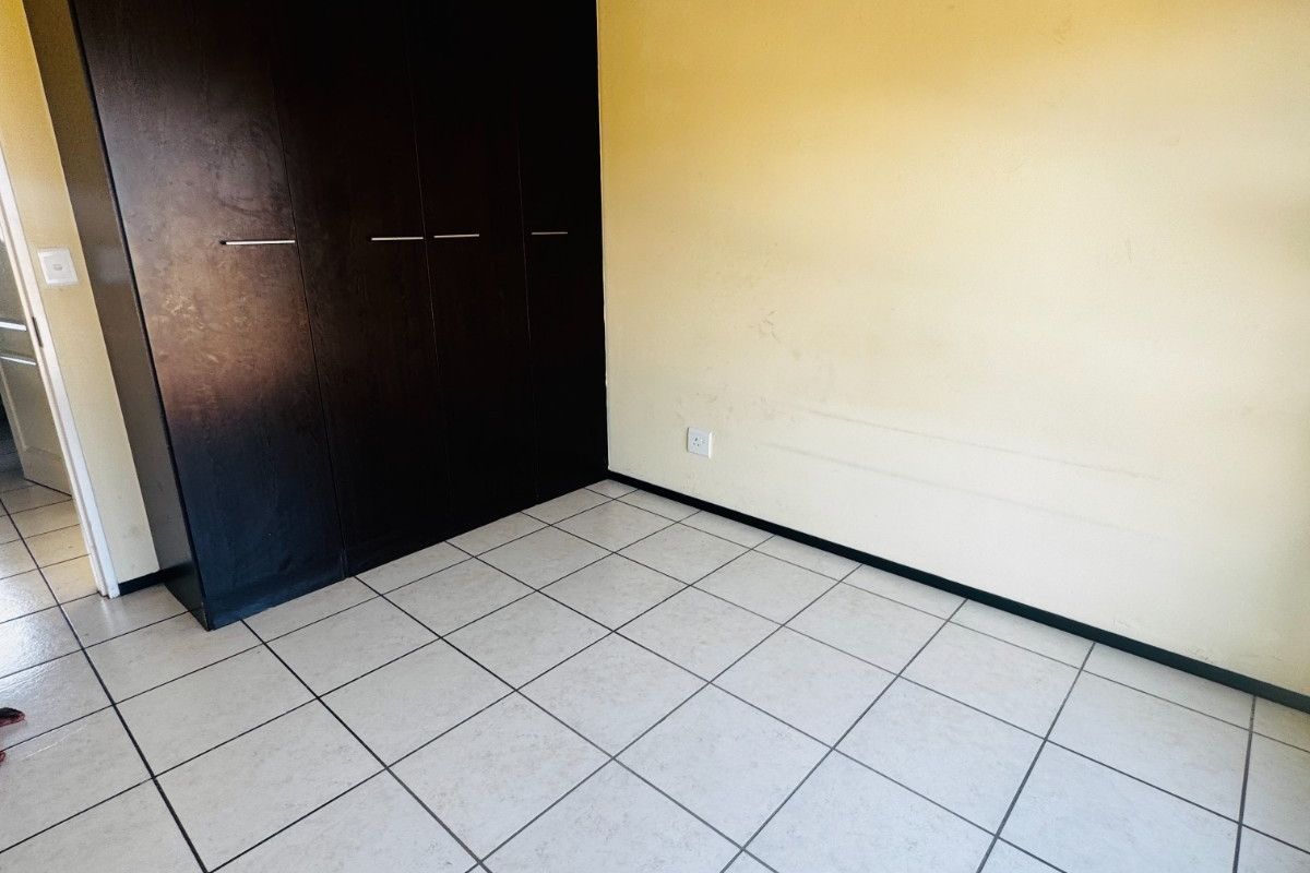 2 Bedroom,1 Bathroom apartment to rent in Noordwyk - Photo 4