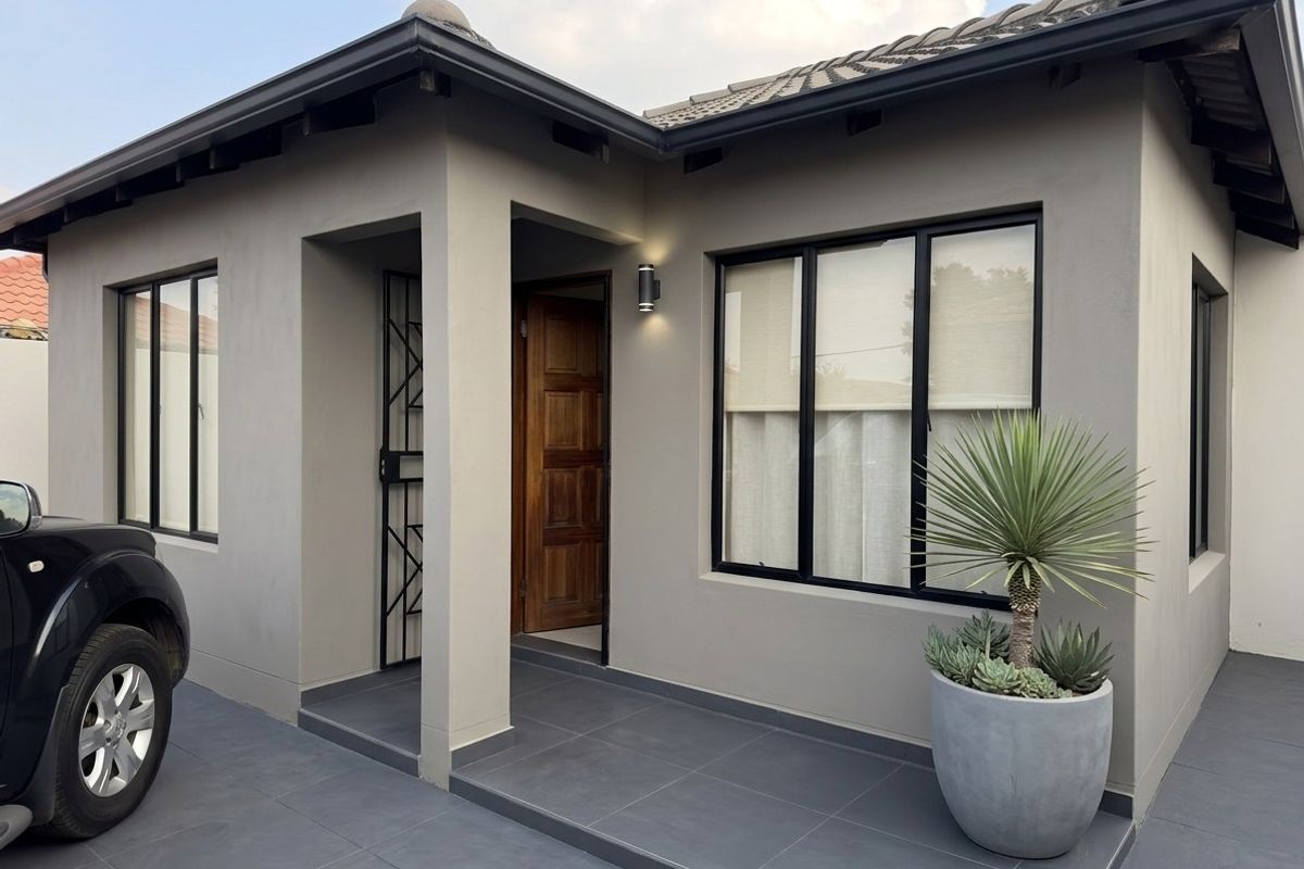 3 Unit Investment Property For Sale in Riverlea, Johannesburg - Photo 2