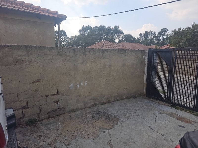 3 Unit Investment Property For Sale in Riverlea, Johannesburg - Photo 5