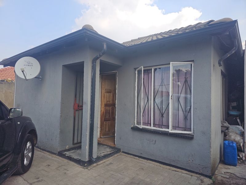 3 Unit Investment Property For Sale in Riverlea, Johannesburg - Photo 1