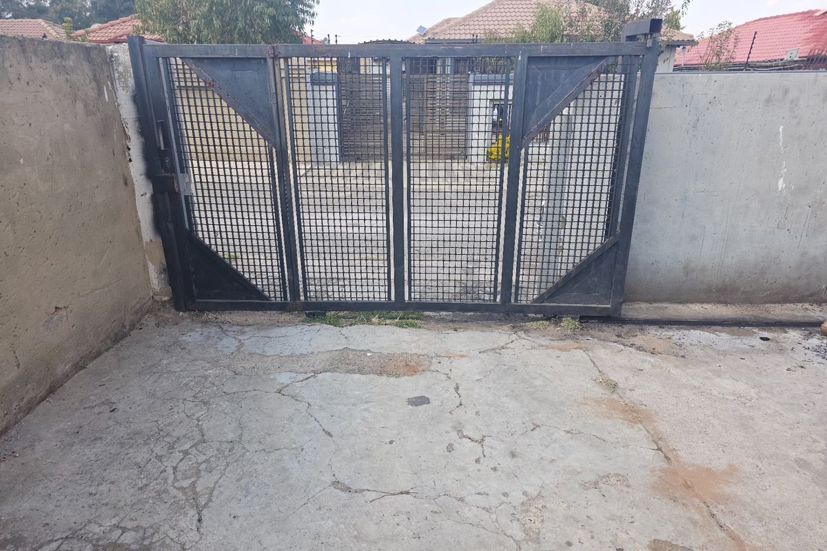 3 Unit Investment Property For Sale in Riverlea, Johannesburg - Photo 3