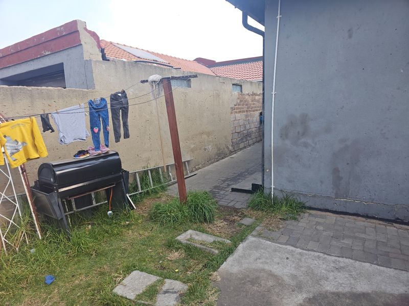 3 Unit Investment Property For Sale in Riverlea, Johannesburg - Photo 9