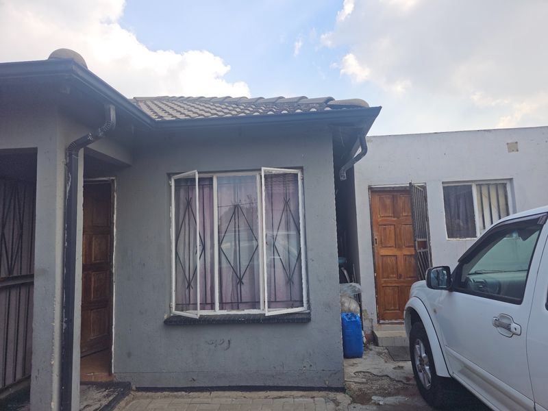 3 Unit Investment Property For Sale in Riverlea, Johannesburg - Photo 4