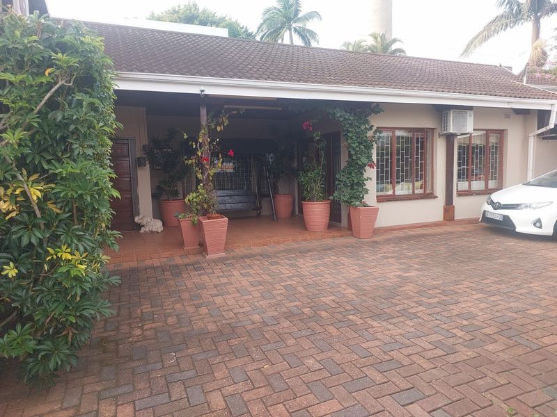 Expansive Family Residence In Musgrave - Photo 1