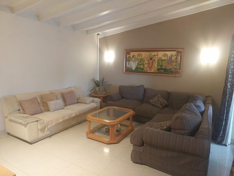 Expansive Family Residence In Musgrave - Photo 8