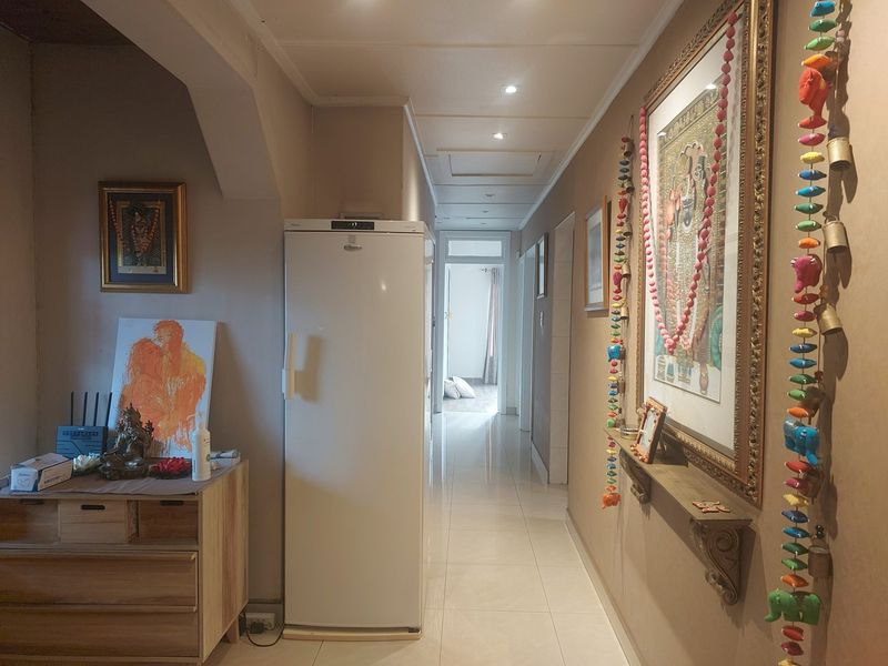 Expansive Family Residence In Musgrave - Photo 5