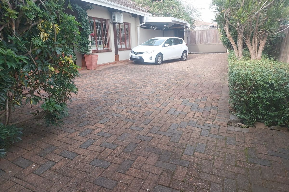 Expansive Family Residence In Musgrave - Photo 3