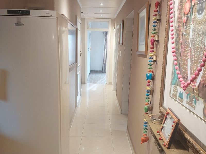 Expansive Family Residence In Musgrave - Photo 4