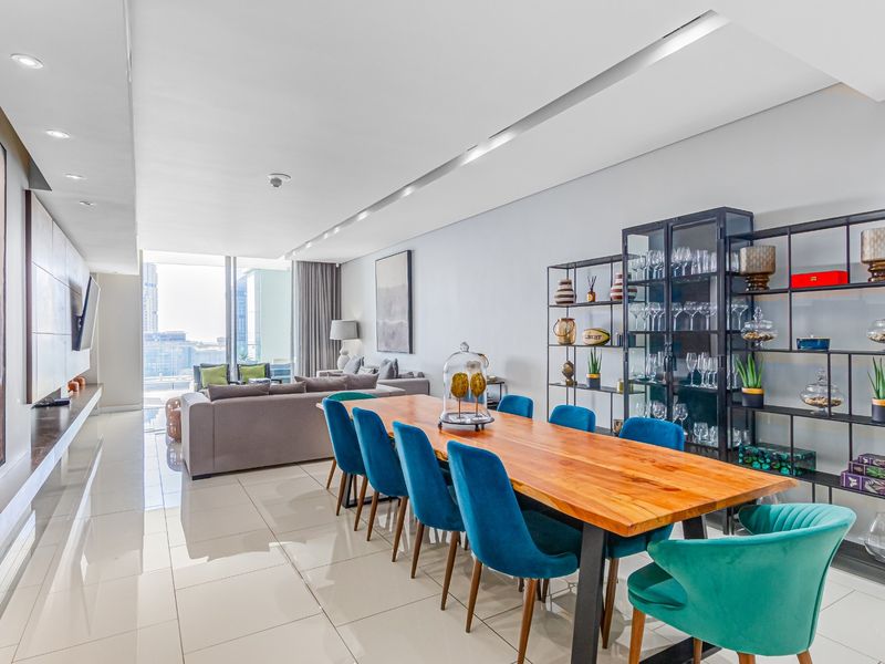 Impeccably Furnished 3-Bedroom Penthouse in the Prestigious Embassy Towers - Photo 7