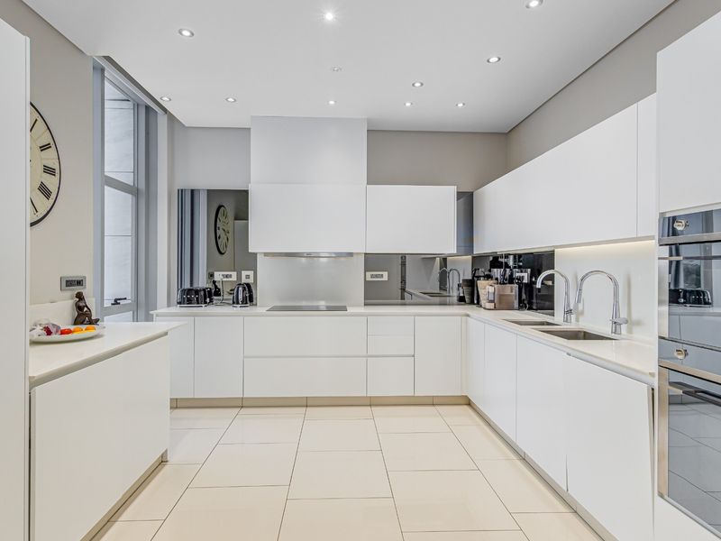 Impeccably Furnished 3-Bedroom Penthouse in the Prestigious Embassy Towers - Photo 10
