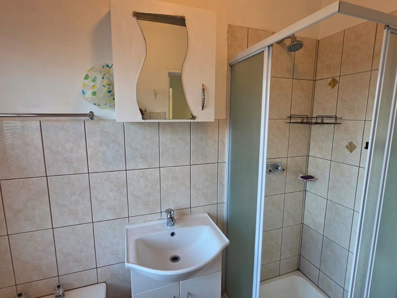 Hidden gem in Hayfields. This could be your next address! - Photo 9