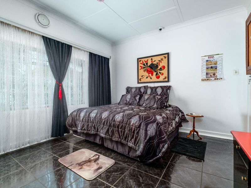 Three Bedroom House With Two Flatlets For Sale In Witpoortjie - Photo 6