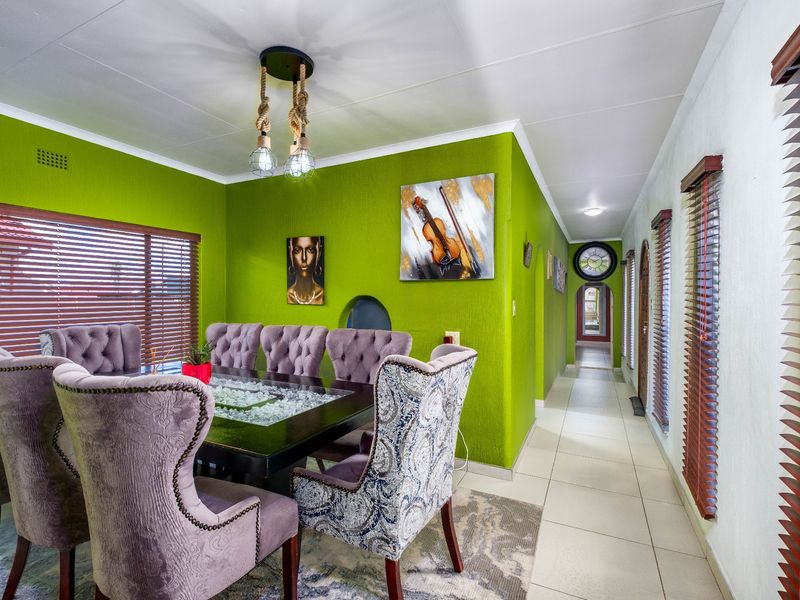 3 Bedroom House For Sale in Witpoortjie, Roodepoort - Photo 5