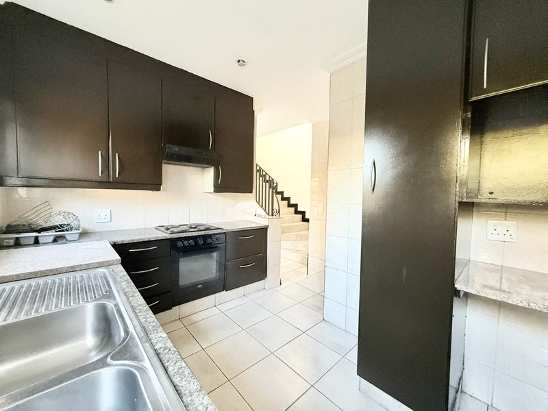 3BedTownhouse for sale in Fourways - Photo 2