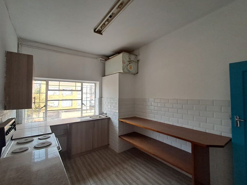 Apartment For Sale in Bellevue, Johannesburg - Photo 2