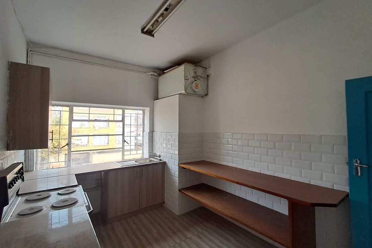 Apartment For Sale in Bellevue, Johannesburg - Photo 2