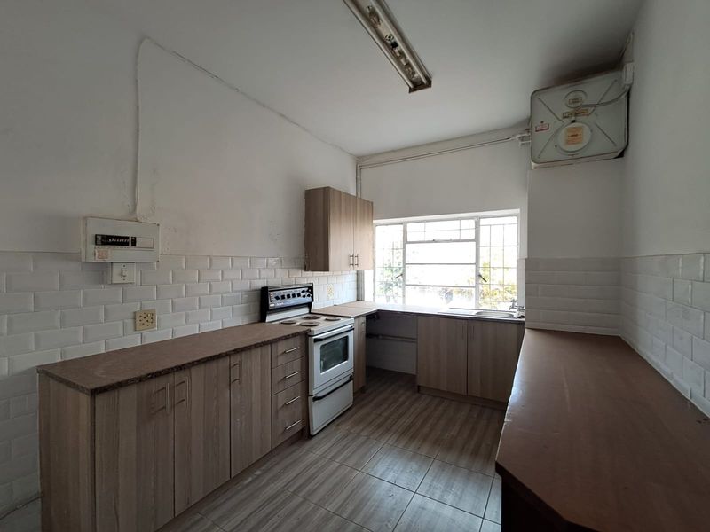 Apartment For Sale in Bellevue, Johannesburg - Photo 3