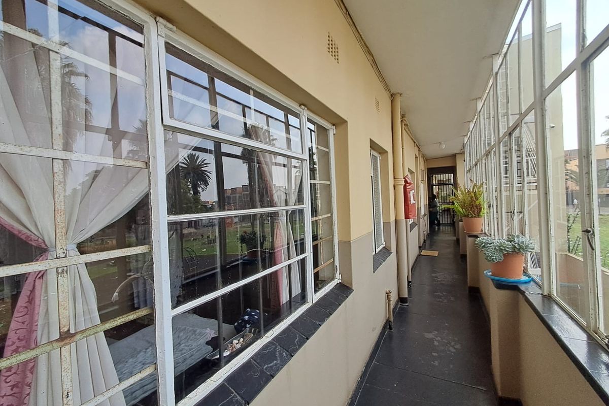 Apartment For Sale in Bellevue, Johannesburg - Photo 4