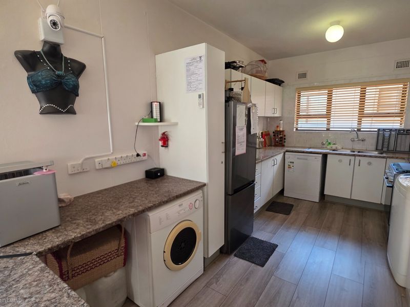 Spectacular 2 Bedroom, Ground Floor Apartment For Sale in Manaba Beach, Margate, KwaZulu Natal - Photo 8