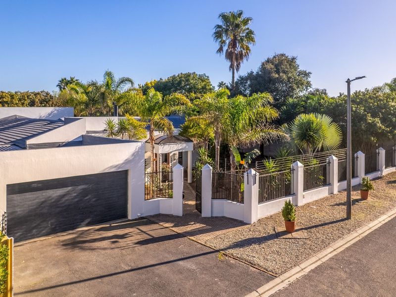 4 Bedroom House In Goedemoed, Durbanville - Photo 3