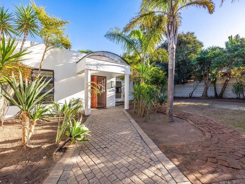 4 Bedroom House In Goedemoed, Durbanville - Photo 4