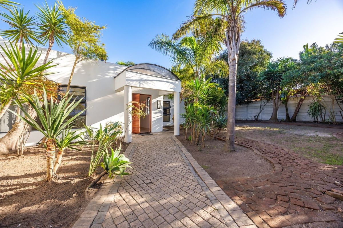 4 Bedroom House In Goedemoed, Durbanville - Photo 4