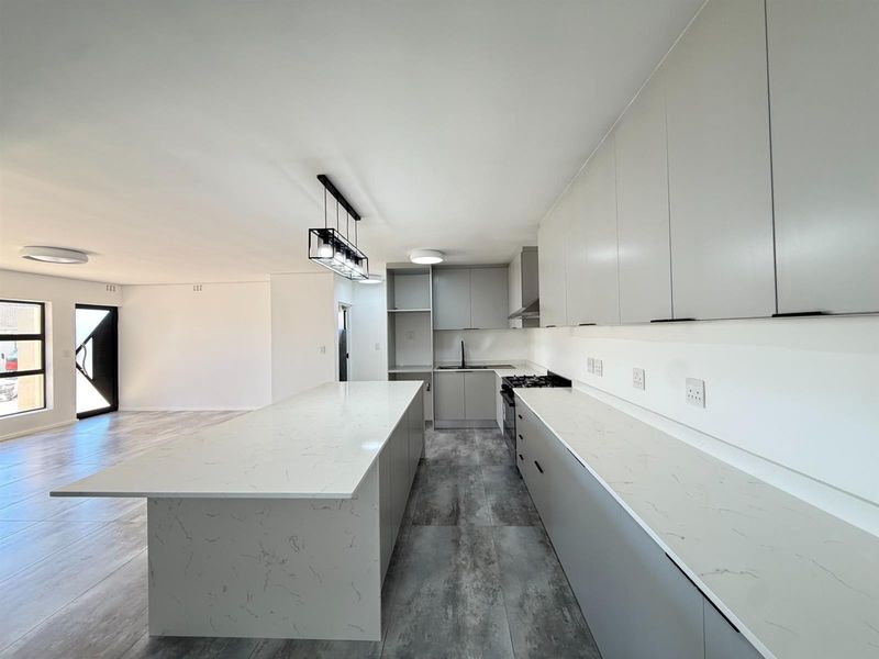 3 Bedroom House To Rent in Edgemead - Photo 9