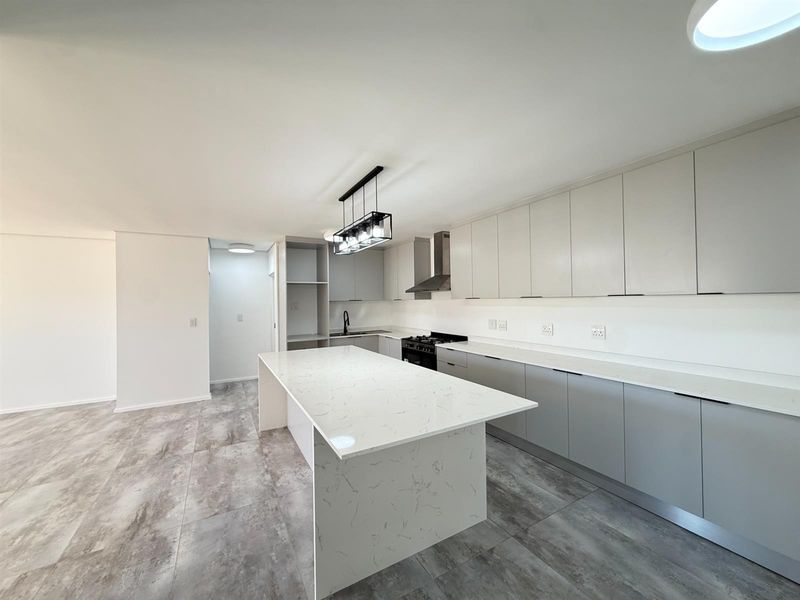 3 Bedroom House To Rent in Edgemead - Photo 7