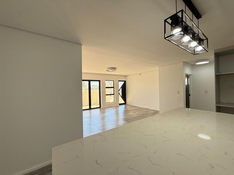 3 Bedroom House To Rent in Edgemead - Photo 6