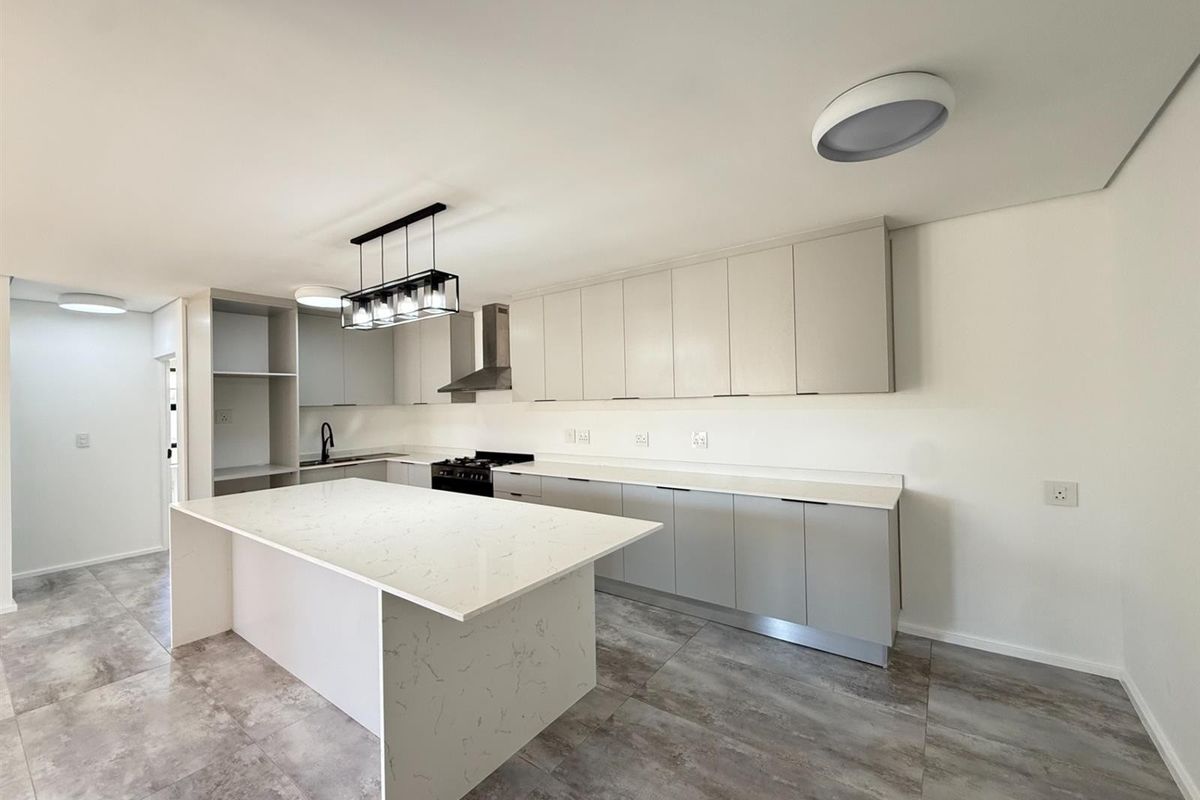 3 Bedroom House To Rent in Edgemead - Photo 4