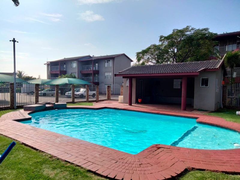 Ground Floor Townhouse To Rent in Neethling Street Benoni - Photo 2
