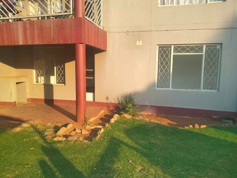 Ground Floor Townhouse To Rent in Neethling Street Benoni - Photo 5