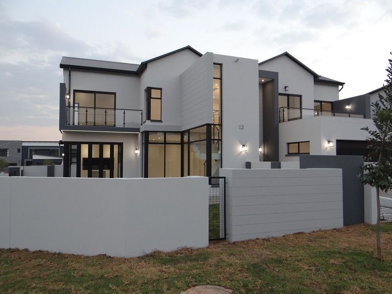 4 Bedroom House For Sale in Fountainbrook Estate, Midstream Estate, Centurion - Photo 2