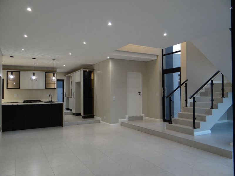 4 Bedroom House For Sale in Fountainbrook Estate, Midstream Estate, Centurion - Photo 3
