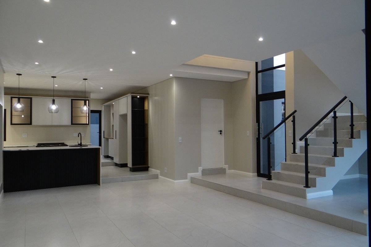 4 Bedroom House For Sale in Fountainbrook Estate, Midstream Estate, Centurion - Photo 3