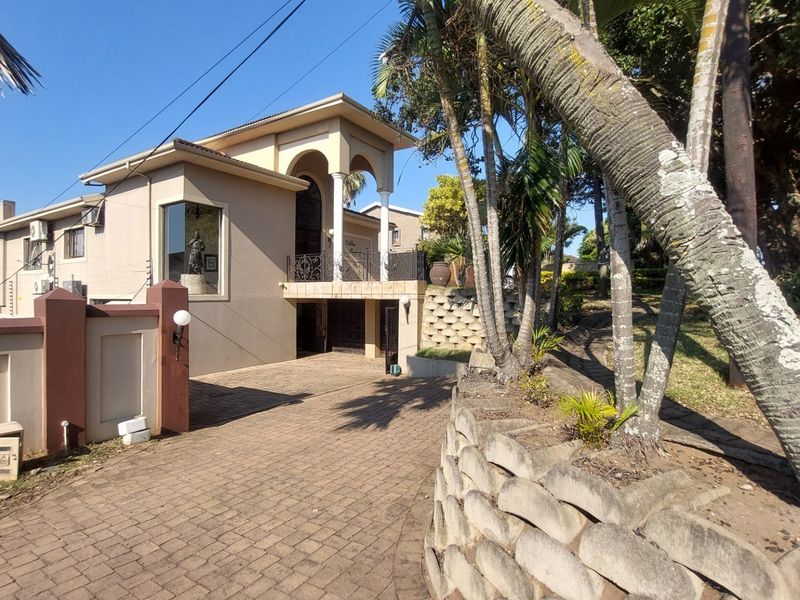 Beautiful House For Sale In Uvongo, Kwa-Zulu Natal - Photo 2