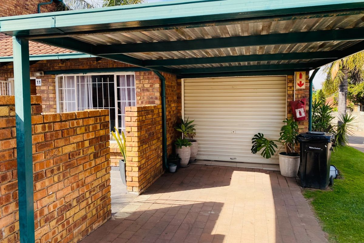 Townhouse For Sale in Birchleigh, Kempton Park - Photo 2