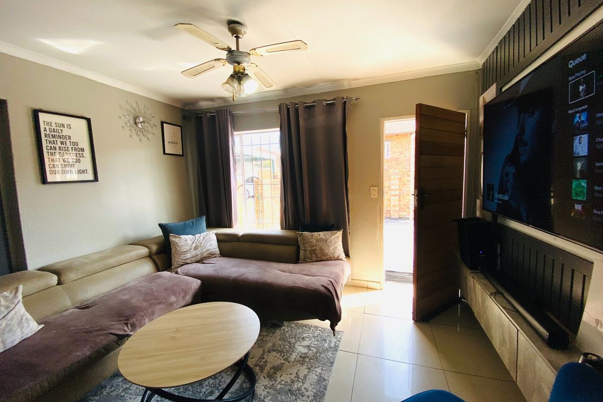 Townhouse For Sale in Birchleigh, Kempton Park - Photo 4