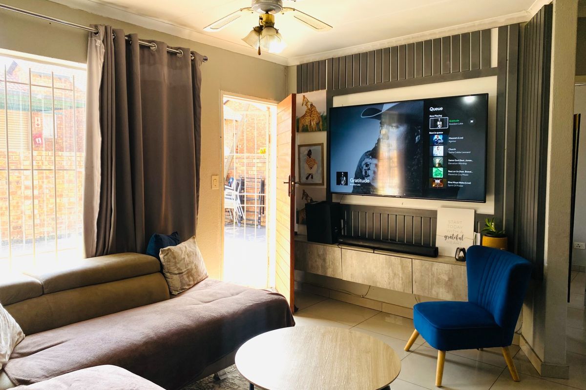 Townhouse For Sale in Birchleigh, Kempton Park - Photo 5