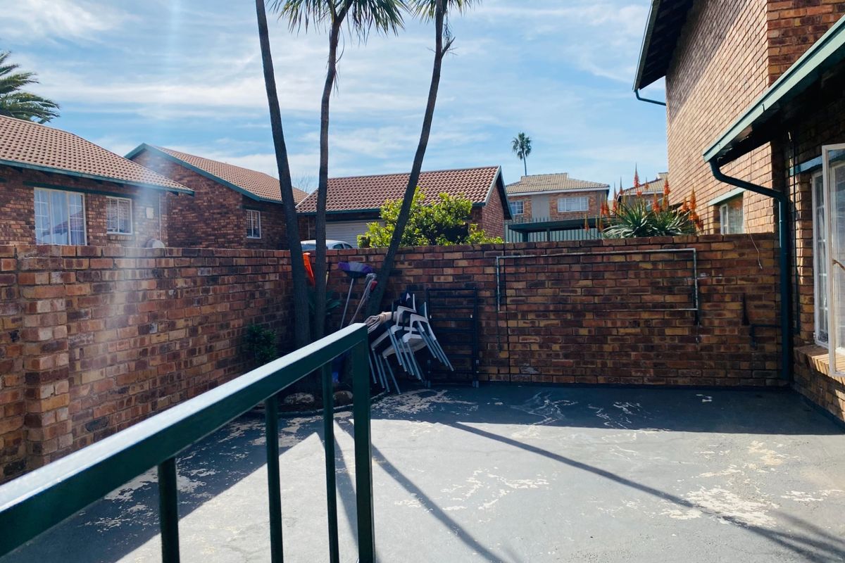 Townhouse For Sale in Birchleigh, Kempton Park - Photo 3