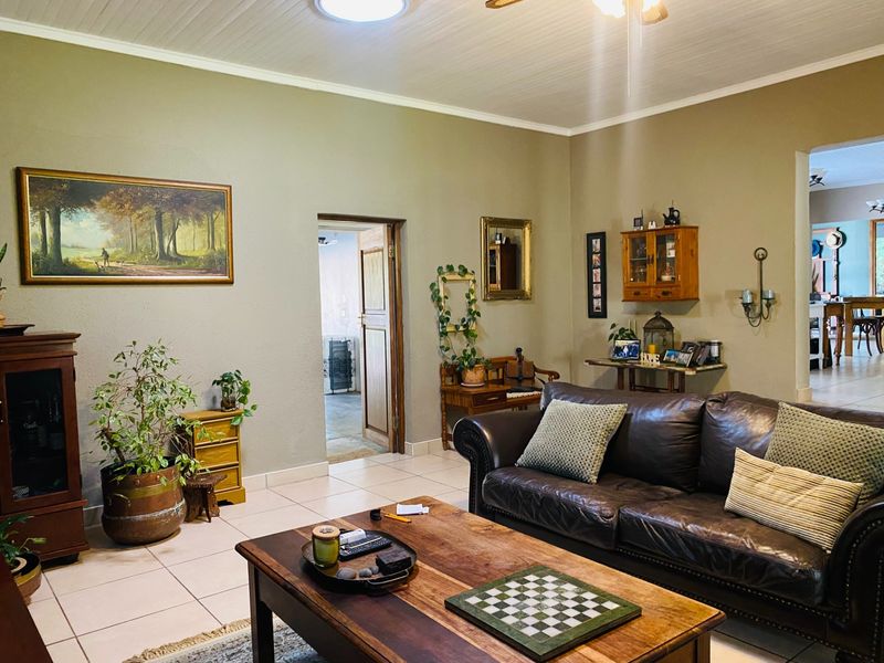House For Sale in Van Riebeeck Park, Kempton Park - Photo 3