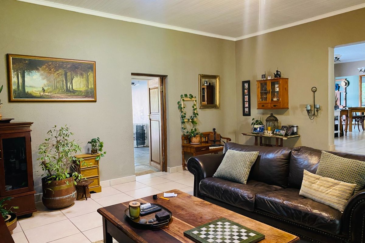 House For Sale in Van Riebeeck Park, Kempton Park - Photo 3