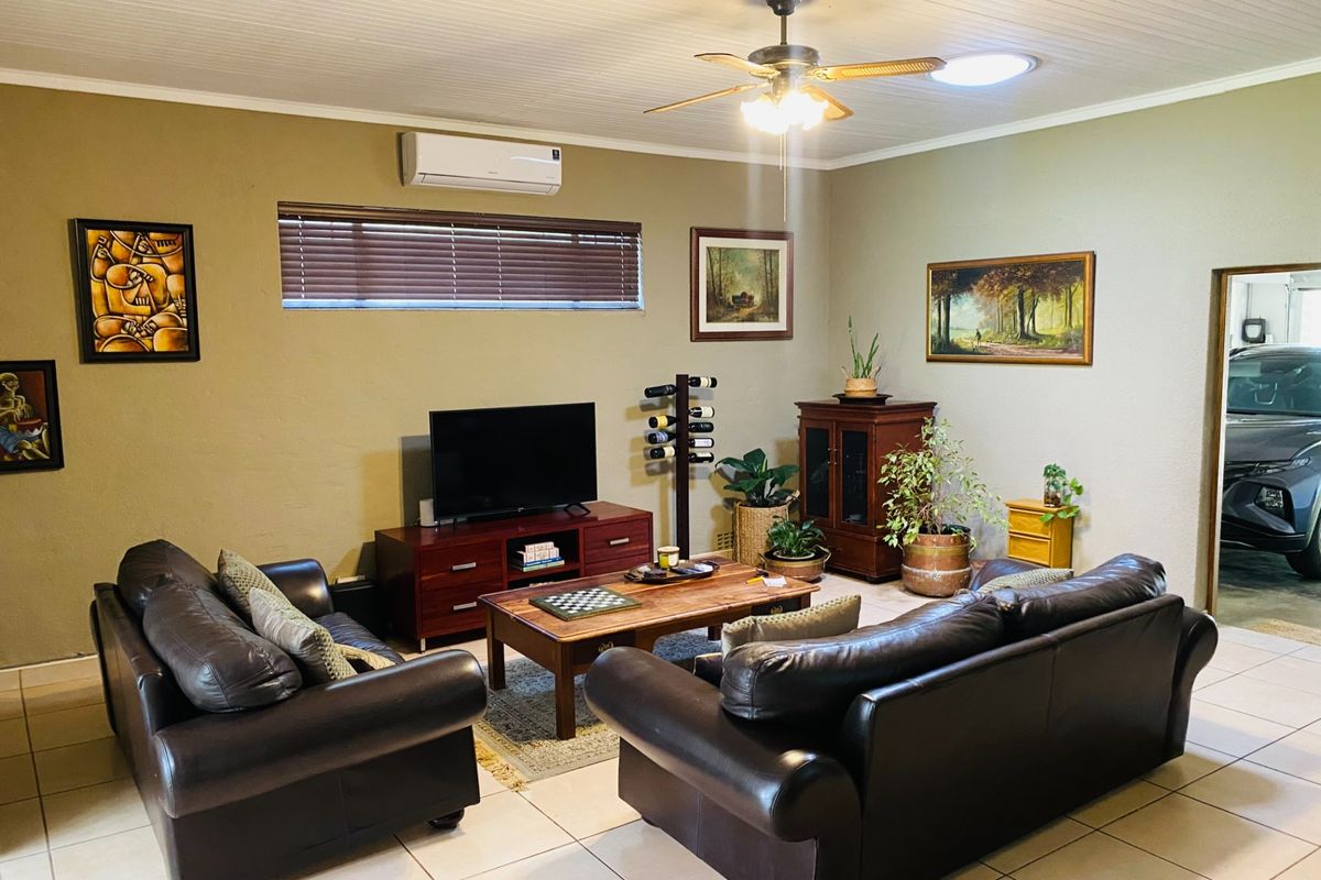 House For Sale in Van Riebeeck Park, Kempton Park - Photo 4