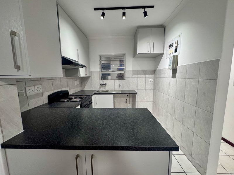 Apartment To Rent in Durbanville Central, Durbanville - Photo 4